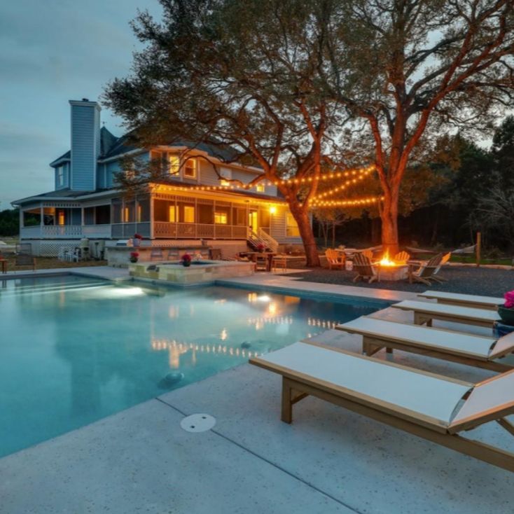 Hideaway Manor - Image 1